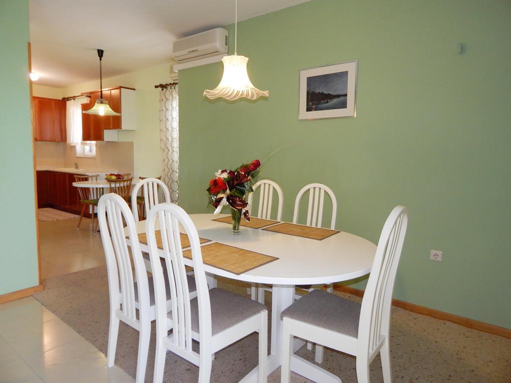 Villa Maristika Omiš Kamer foto